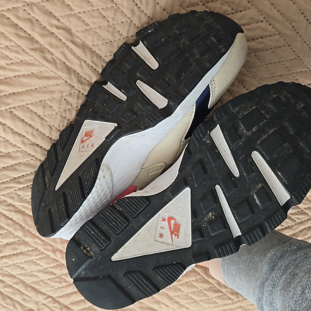 Nike Women's Navy and Pink Sneakers - Picture 4 of 13